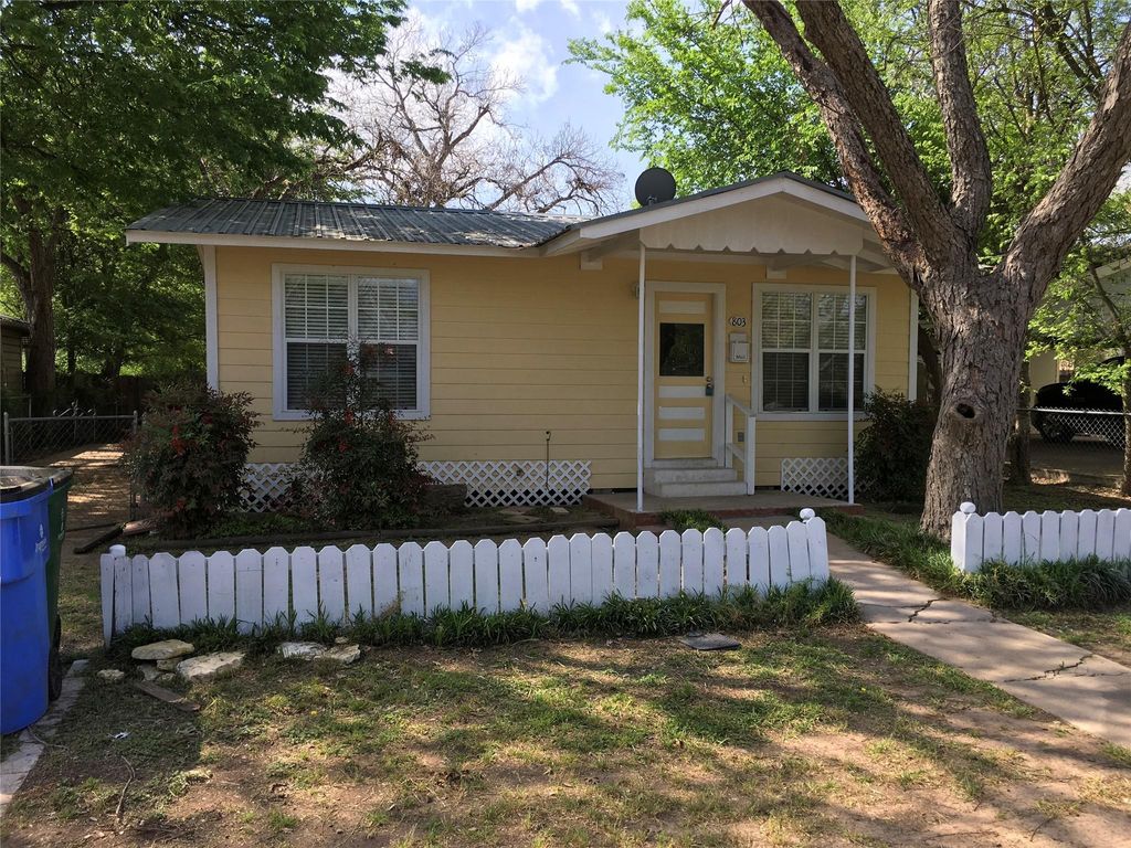 803 Austin ST, Bastrop, TX 78602