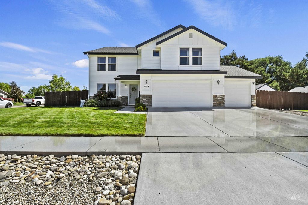 2024 N Scotch Pine Dr, Middleton, ID 83644