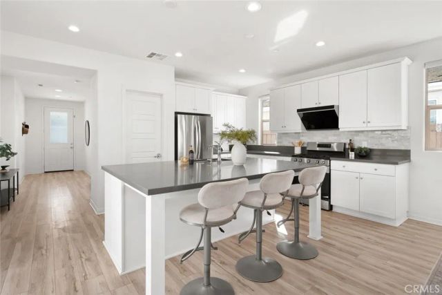 3901 Hayfield Loop, San Luis Obispo, CA 93401