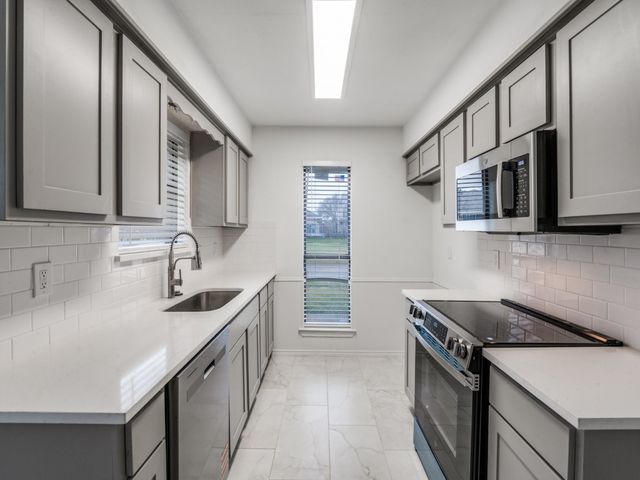 2035 Avignon Drive, Carrollton, TX 75007