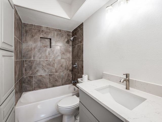 2035 Avignon Drive, Carrollton, TX 75007