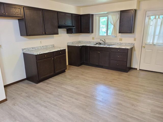 1108 WOODLAND DRIVE, Menasha, WI 54952