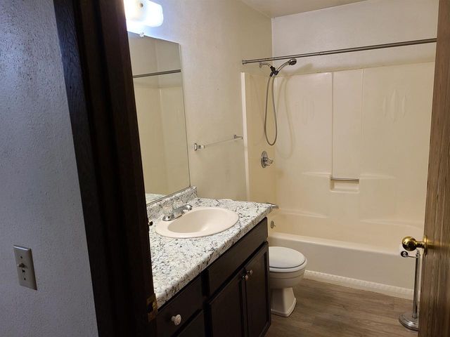 1108 WOODLAND DRIVE, Menasha, WI 54952