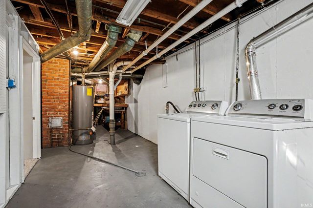 2411 Eisenhower Avenue, South Bend, IN 46615