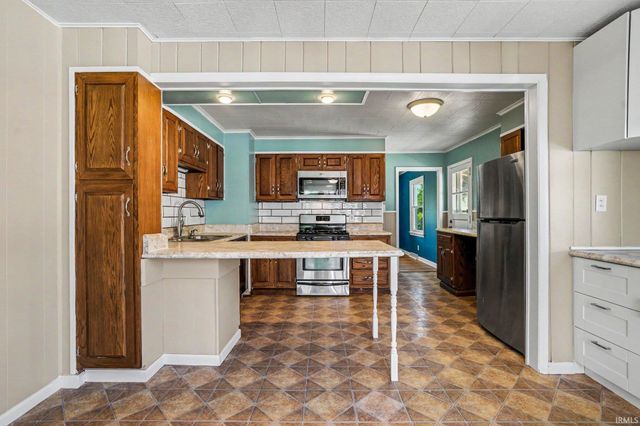 2411 Eisenhower Avenue, South Bend, IN 46615
