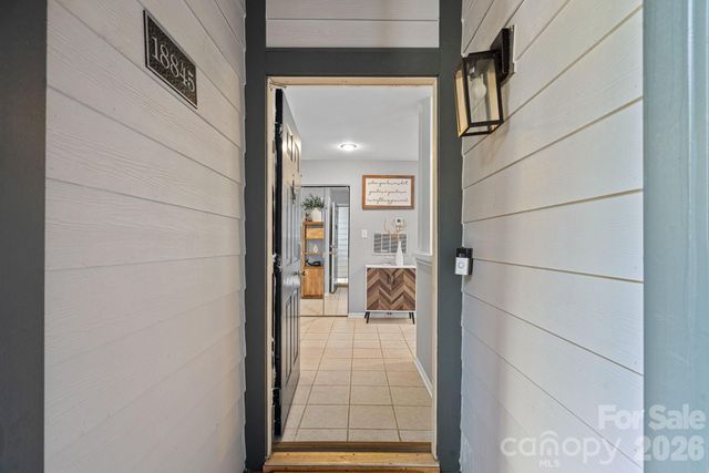 18845 Vineyard Point Lane, Cornelius, NC 28031