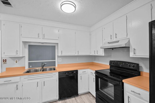 2853 Pine Circle Drive, Pearl, MS 39208
