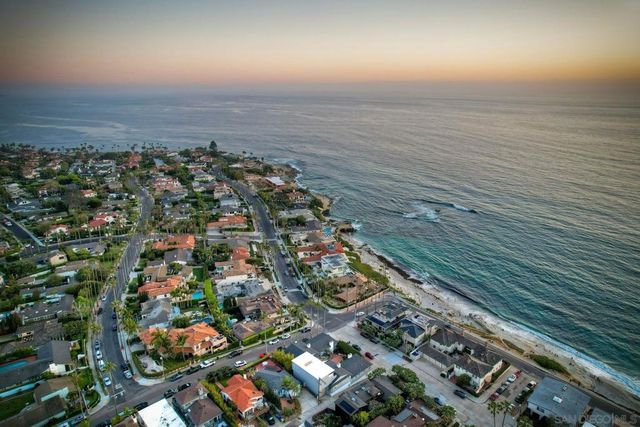 428 Rosemont St, La Jolla, CA 92037
