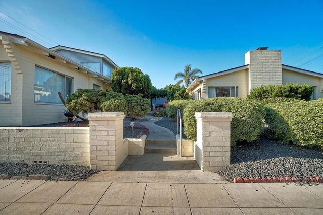 428 Rosemont St, La Jolla, CA 92037