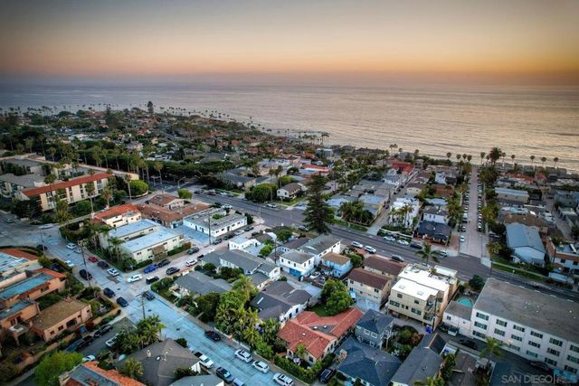 428 Rosemont St, La Jolla, CA 92037