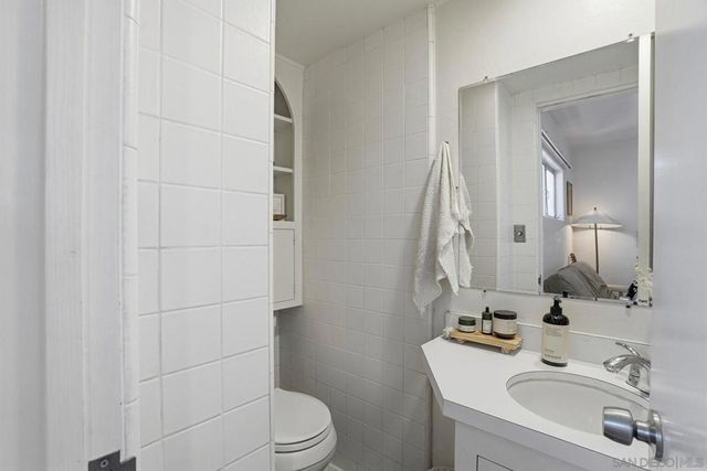 428 Rosemont St, La Jolla, CA 92037