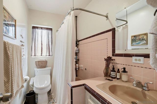 428 Rosemont St, La Jolla, CA 92037