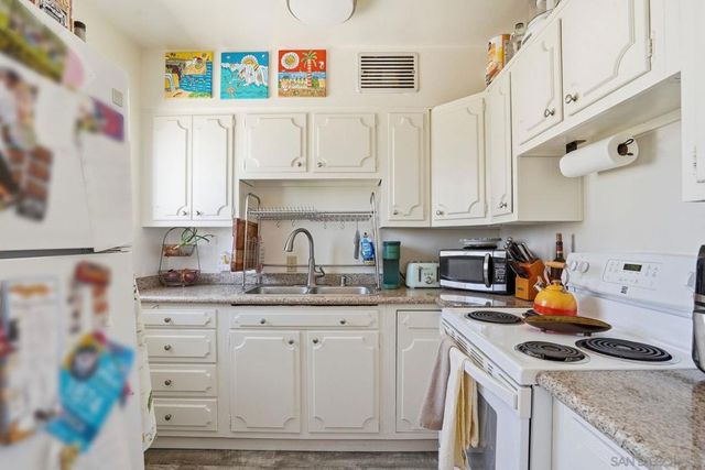 428 Rosemont St, La Jolla, CA 92037