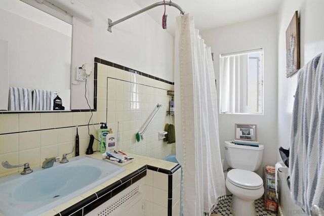 428 Rosemont St, La Jolla, CA 92037