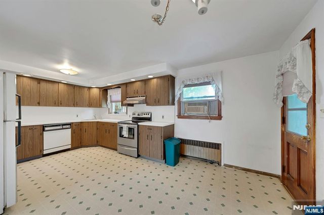 34 Berkeley Avenue, Belleville, NJ 07109