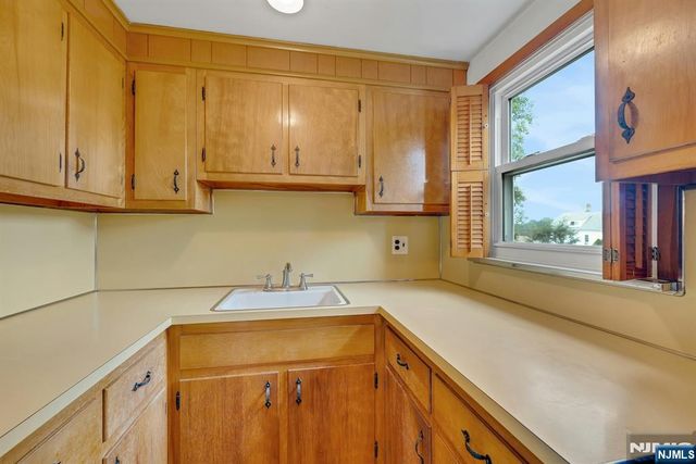 34 Berkeley Avenue, Belleville, NJ 07109