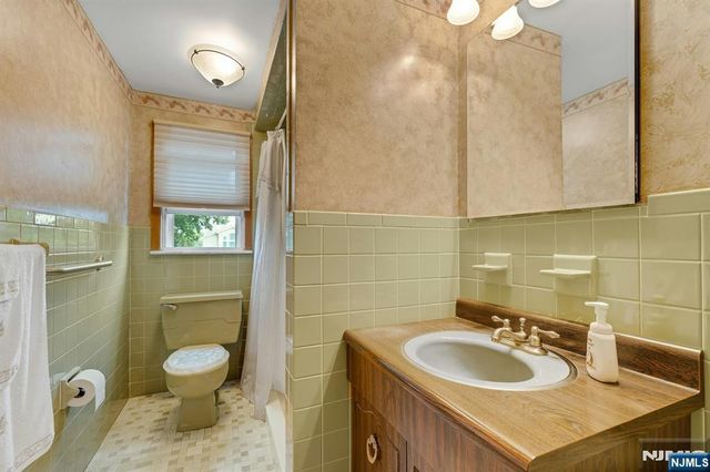34 Berkeley Avenue, Belleville, NJ 07109