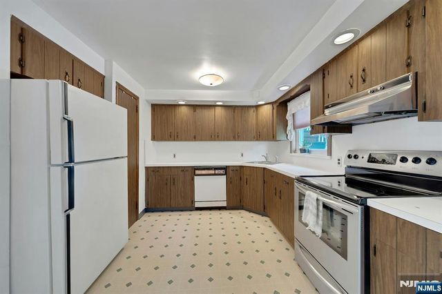 34 Berkeley Avenue, Belleville, NJ 07109