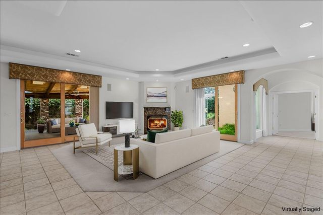 35 River Pointe Cir, Lodi, CA 95240