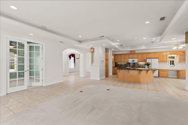35 River Pointe Cir, Lodi, CA 95240