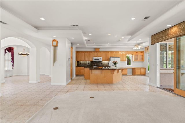 35 River Pointe Cir, Lodi, CA 95240