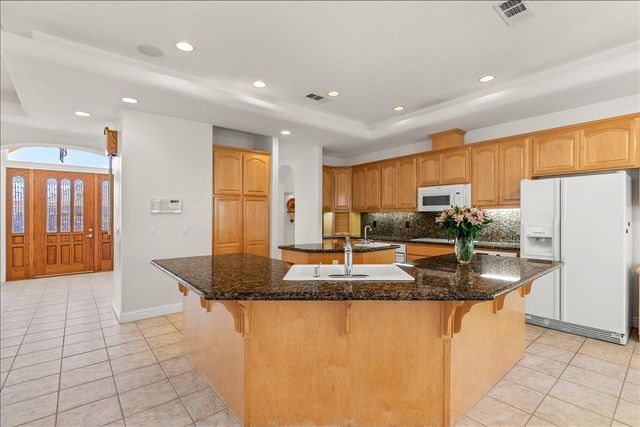 35 River Pointe Cir, Lodi, CA 95240