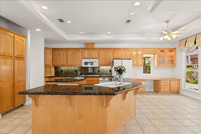 35 River Pointe Cir, Lodi, CA 95240