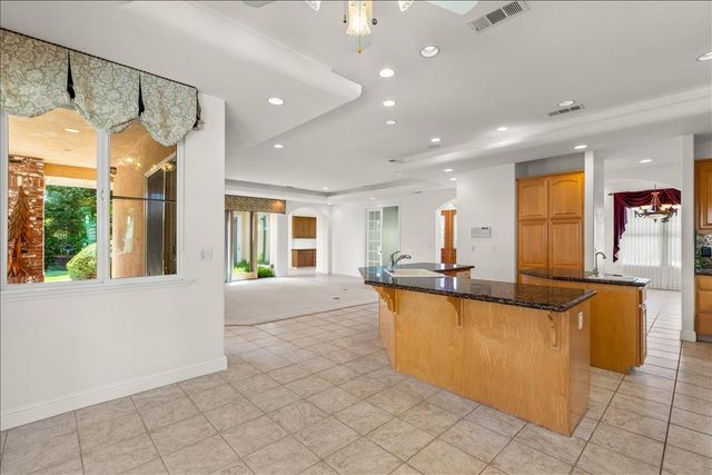 35 River Pointe Cir, Lodi, CA 95240