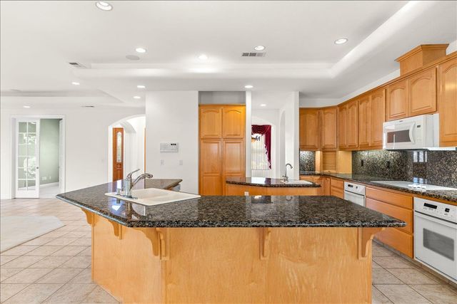 35 River Pointe Cir, Lodi, CA 95240