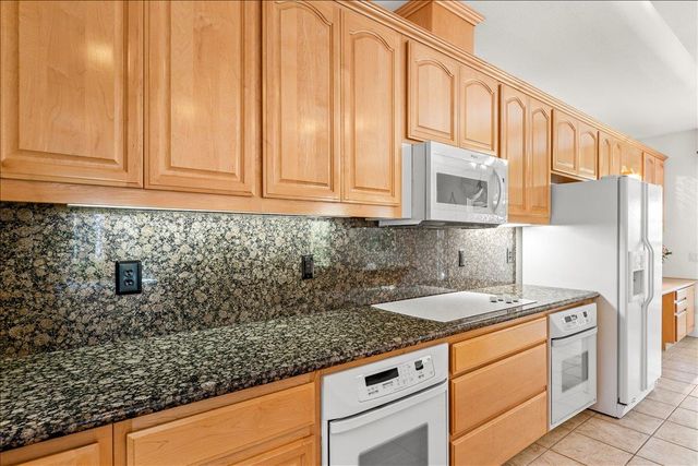 35 River Pointe Cir, Lodi, CA 95240
