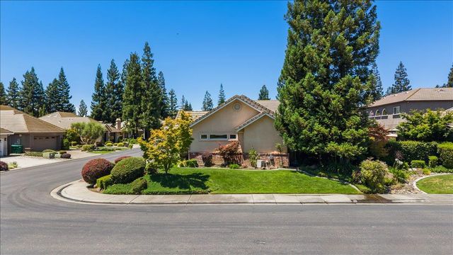 35 River Pointe Cir, Lodi, CA 95240