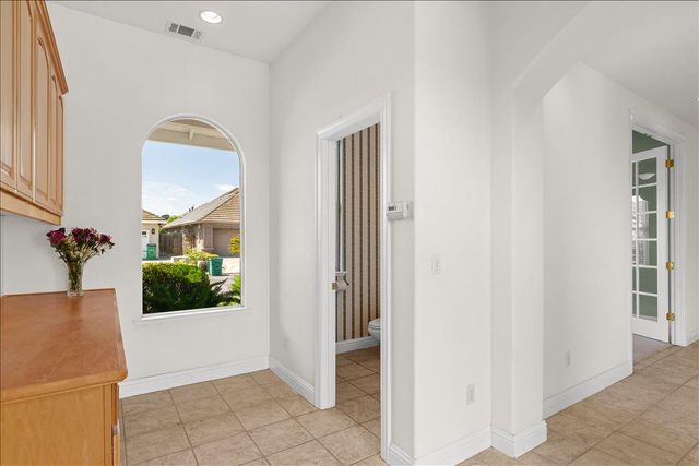 35 River Pointe Cir, Lodi, CA 95240