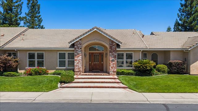 35 River Pointe Cir, Lodi, CA 95240