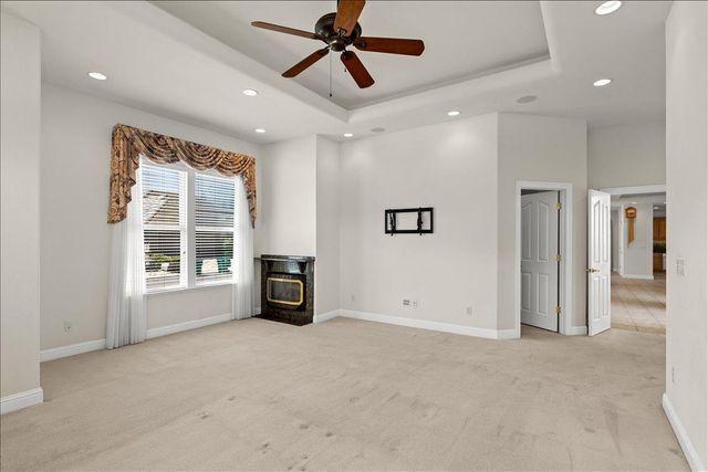 35 River Pointe Cir, Lodi, CA 95240