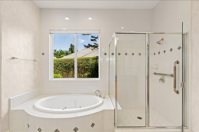 35 River Pointe Cir, Lodi, CA 95240