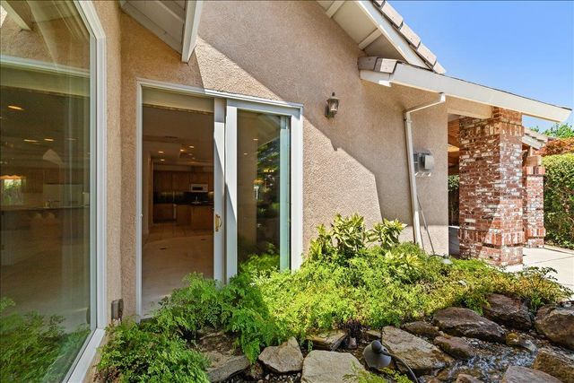 35 River Pointe Cir, Lodi, CA 95240