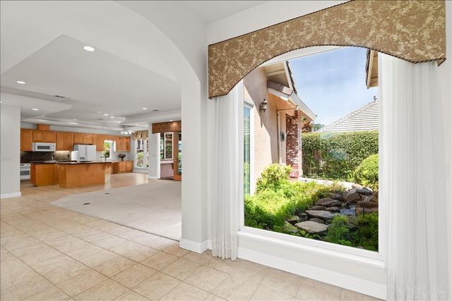 35 River Pointe Cir, Lodi, CA 95240