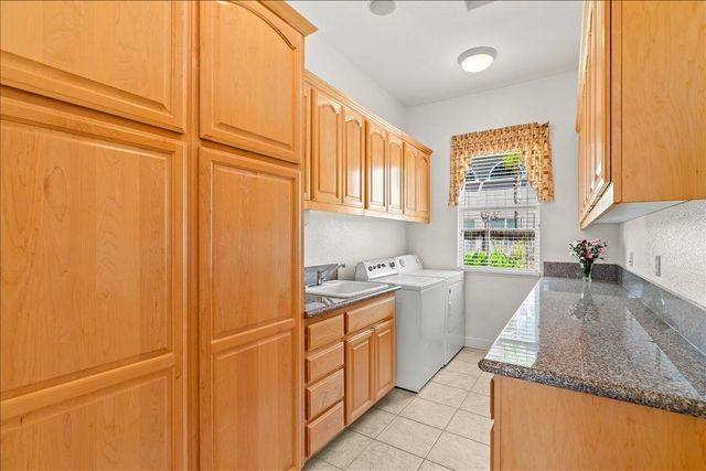 35 River Pointe Cir, Lodi, CA 95240