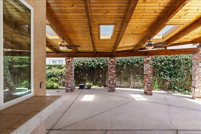 35 River Pointe Cir, Lodi, CA 95240