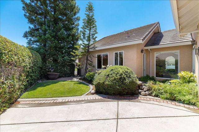 35 River Pointe Cir, Lodi, CA 95240