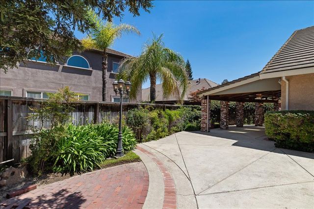 35 River Pointe Cir, Lodi, CA 95240