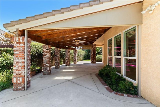 35 River Pointe Cir, Lodi, CA 95240