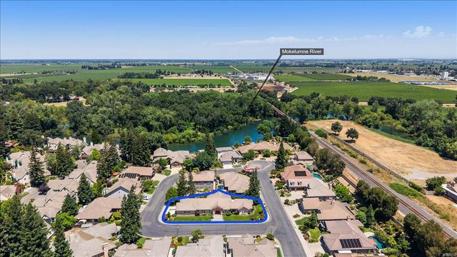 35 River Pointe Cir, Lodi, CA 95240