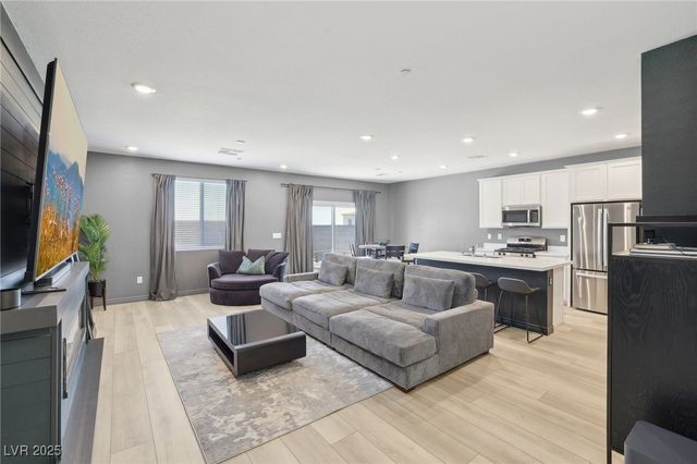 9714 Harper Edge Street, Las Vegas, NV 89143