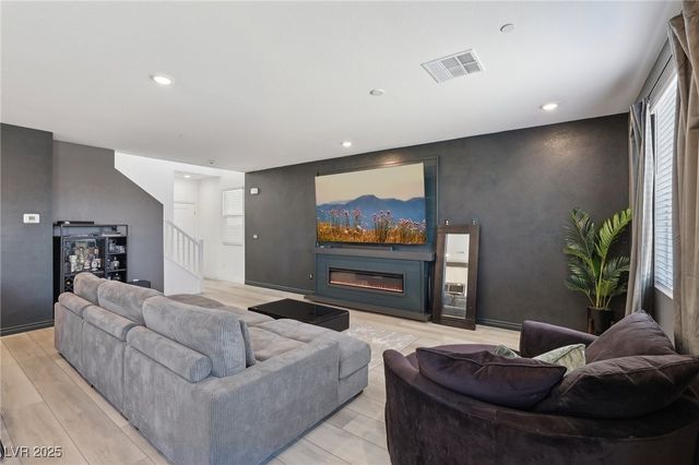 9714 Harper Edge Street, Las Vegas, NV 89143