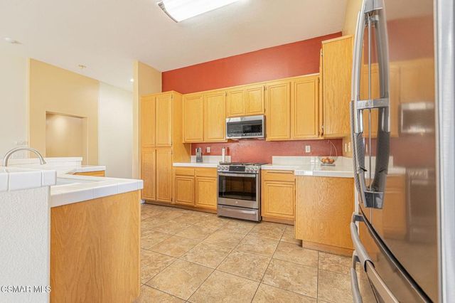 3459 Whisper Sands Avenue, Rosamond, CA 93560