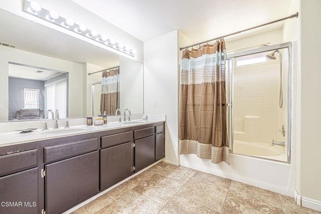 3459 Whisper Sands Avenue, Rosamond, CA 93560