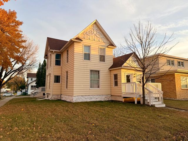 1224 4th Avenue, Worthington, MN 56187