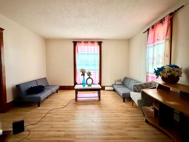 1224 4th Avenue, Worthington, MN 56187