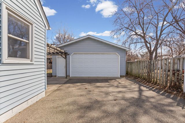 5248 Florida Avenue N, Crystal, MN 55428